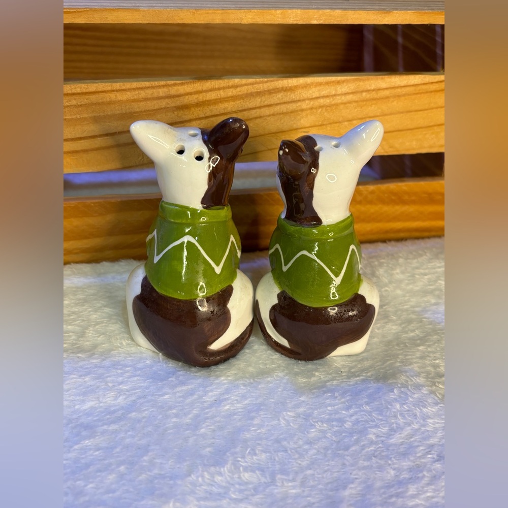 Jack Russell Terrier Salt & Pepper Shakers - Picture 4 of 6
